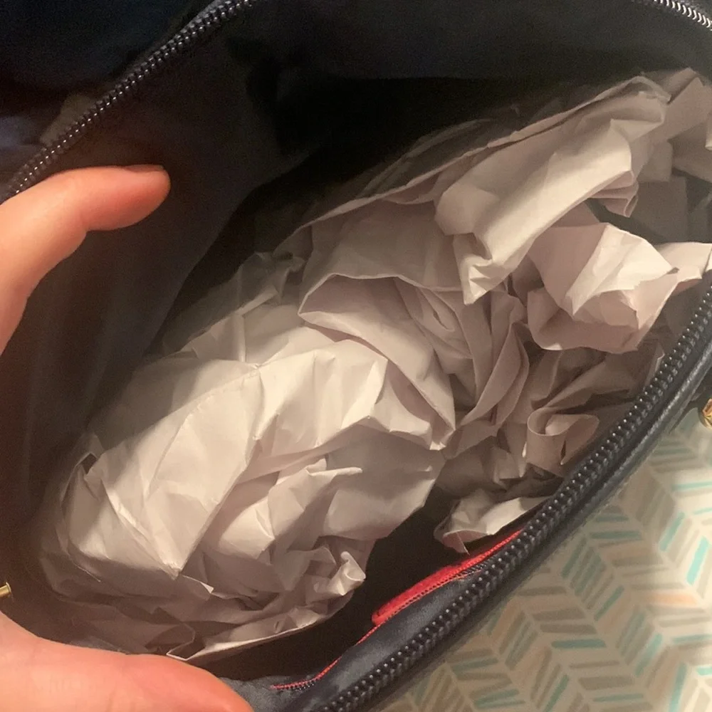 Handbag - Picture 3 of 4